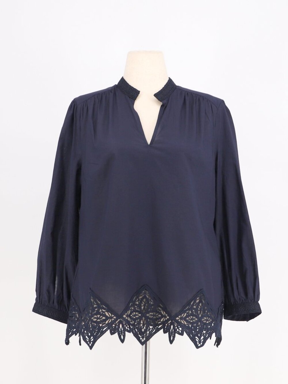 CHICO'S Novelty Hem Blouse in Classic Navy Size 2/ US 12 - Picture 1 of 8